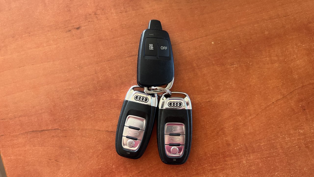 Automobil