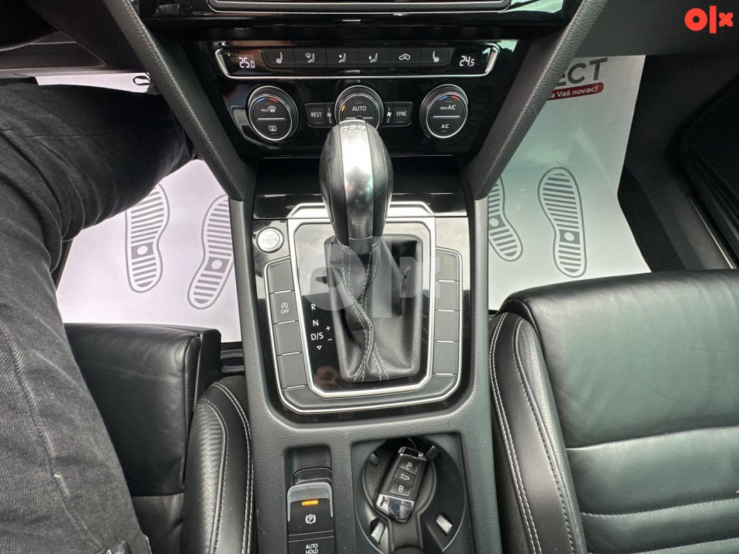 Automobil