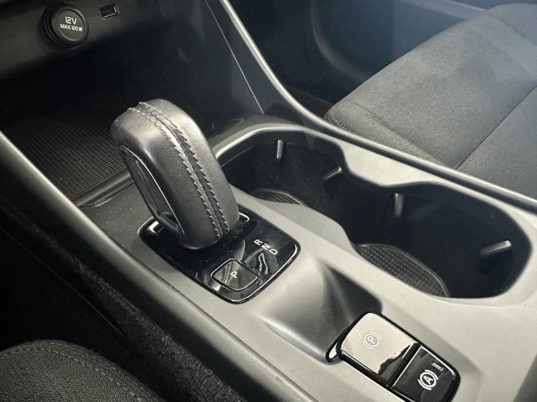 Automobil