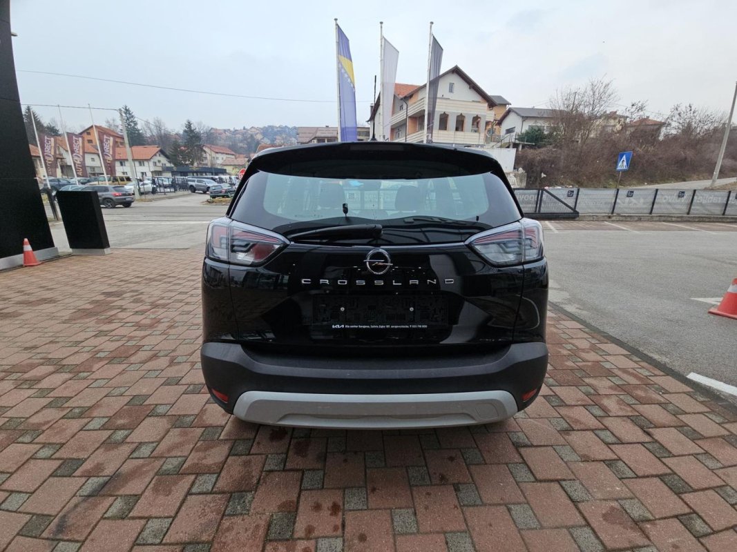 Automobil