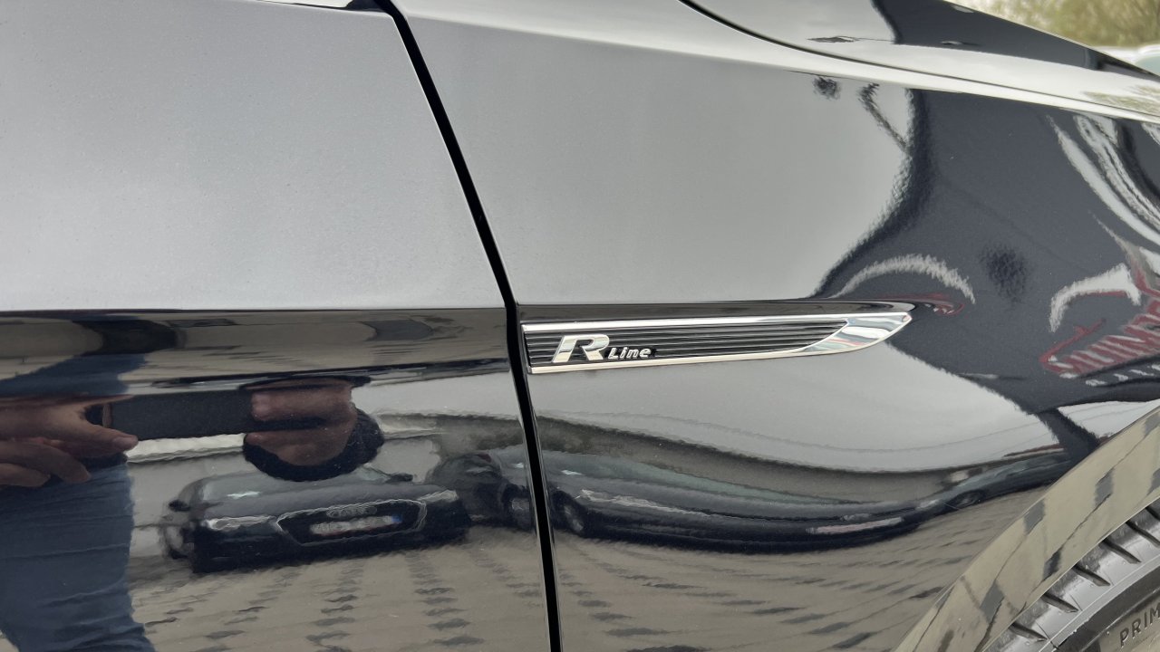 Automobil