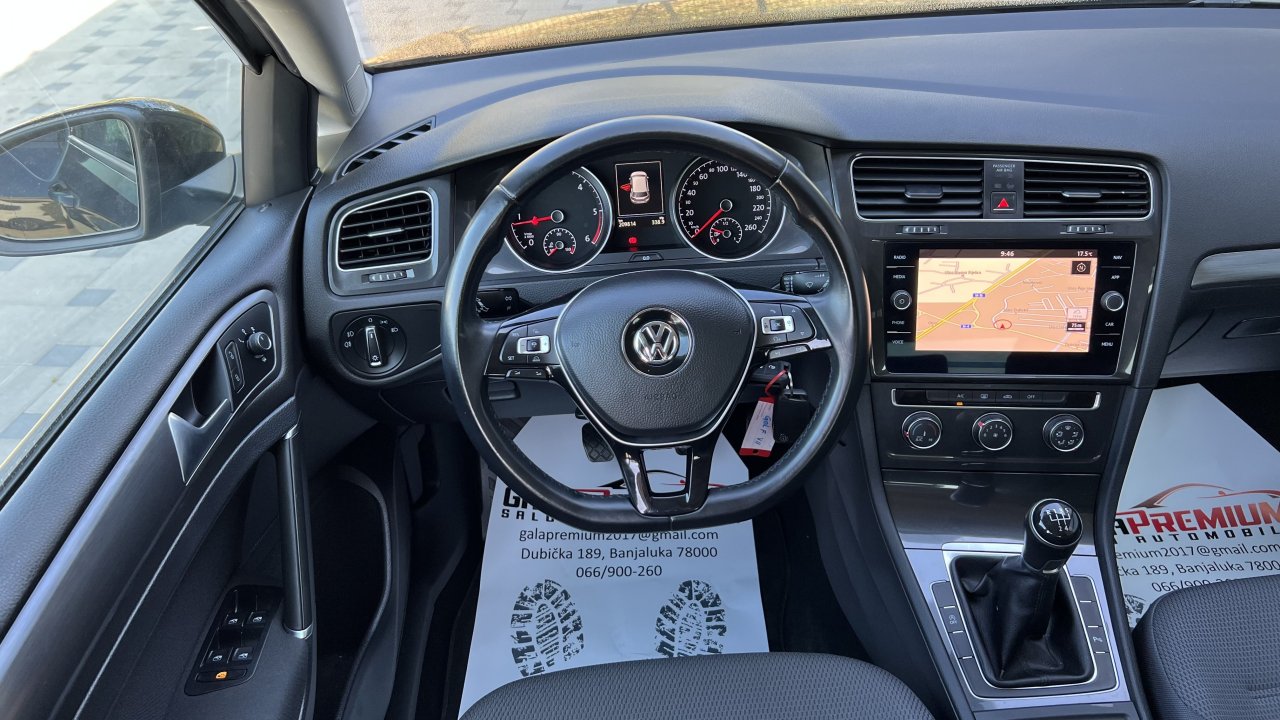 Automobil