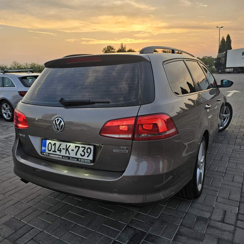 Automobil