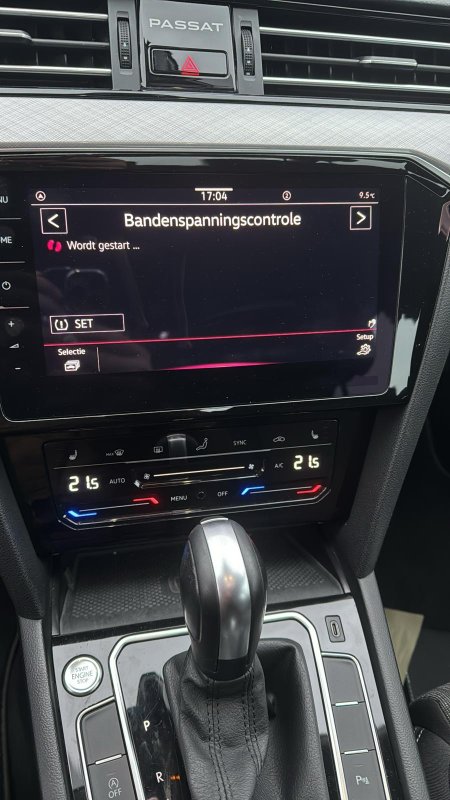 Automobil
