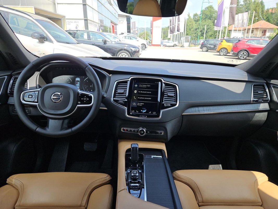 Automobil