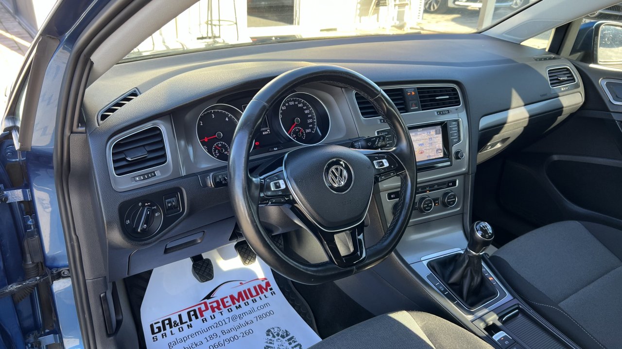 Automobil