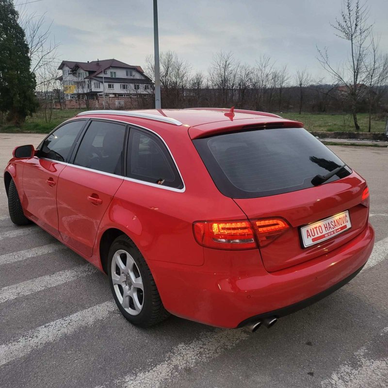 Automobil