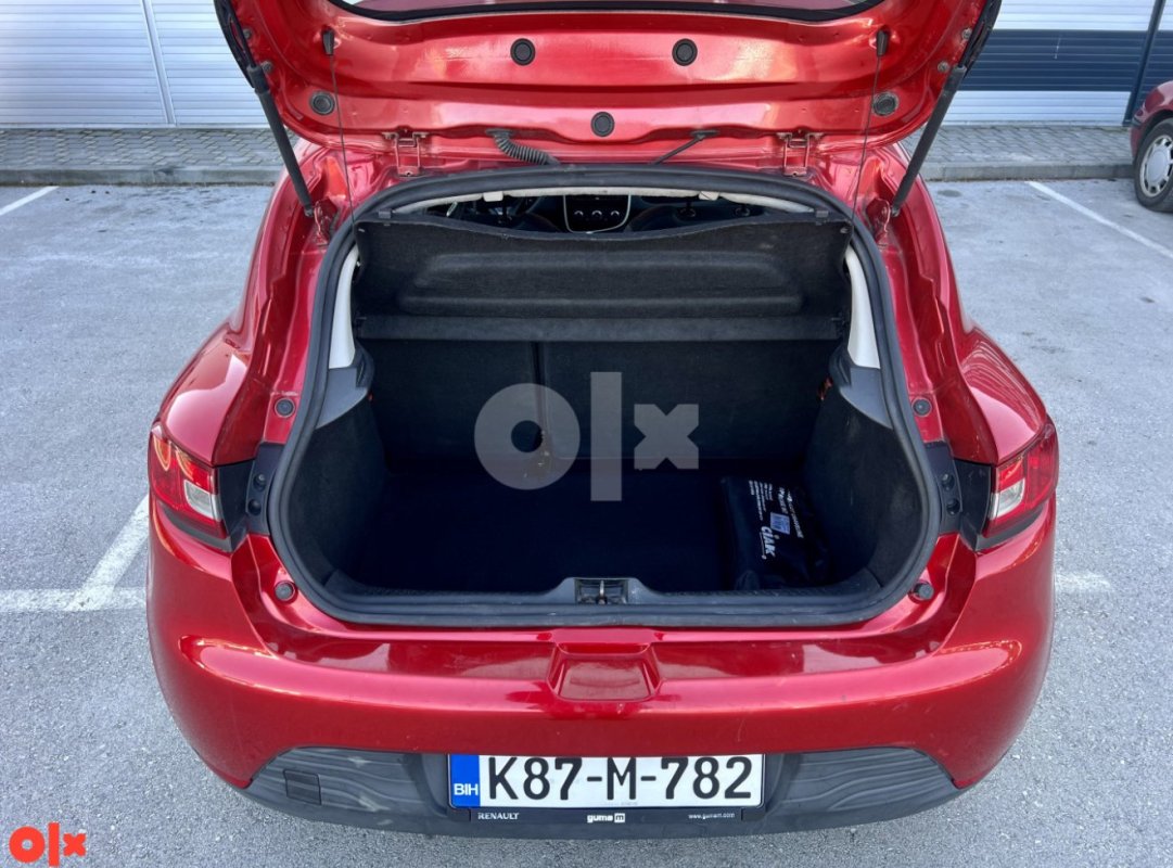 Automobil