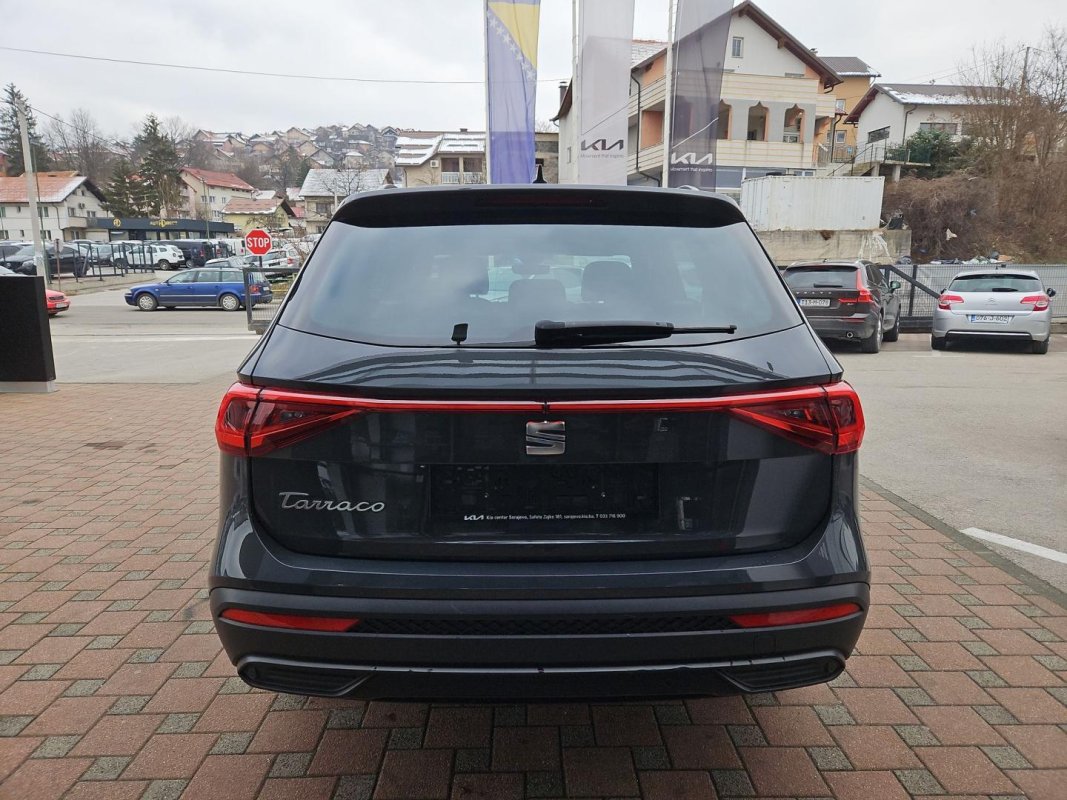 Automobil