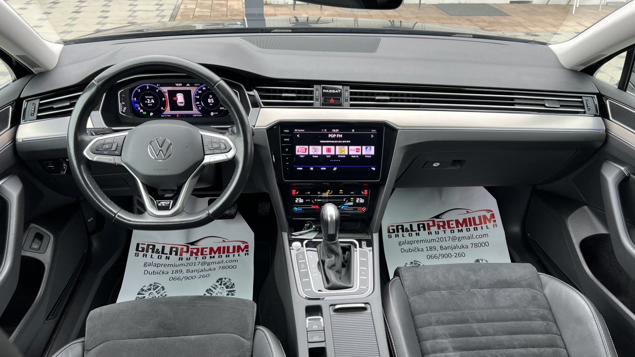 Automobil