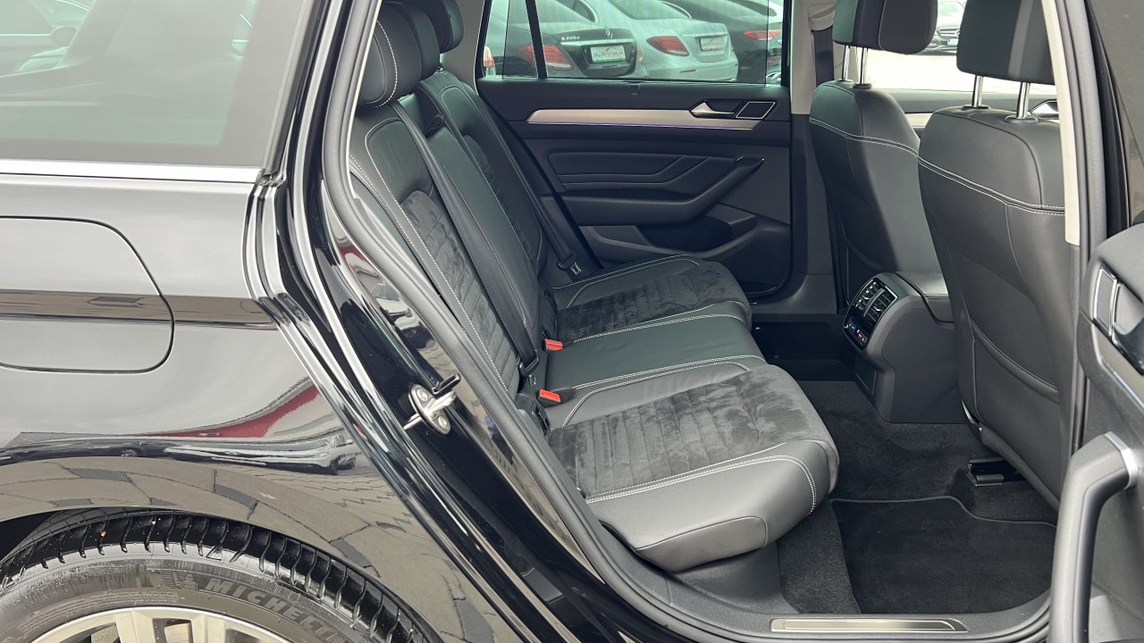 Automobil