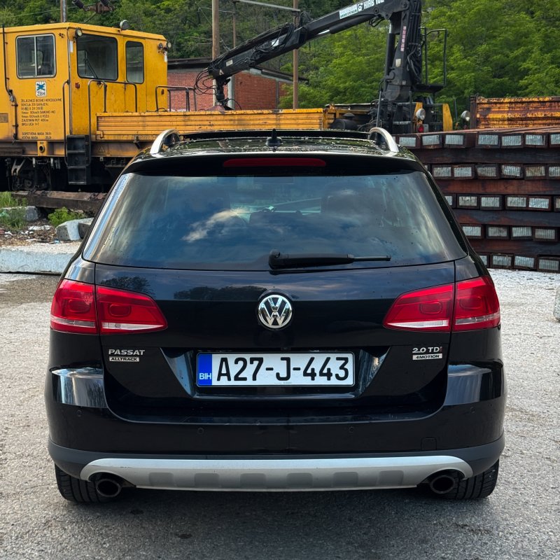 Automobil