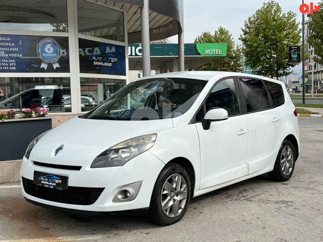 Automobil