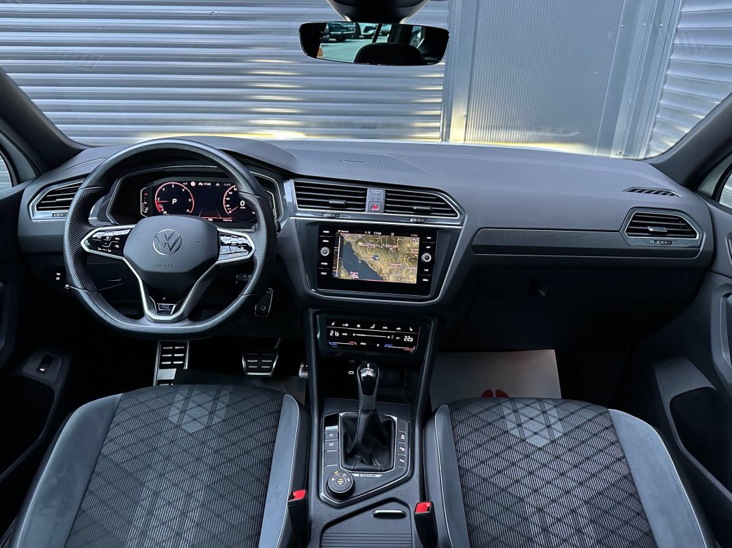 Automobil