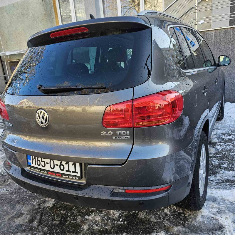 Automobil