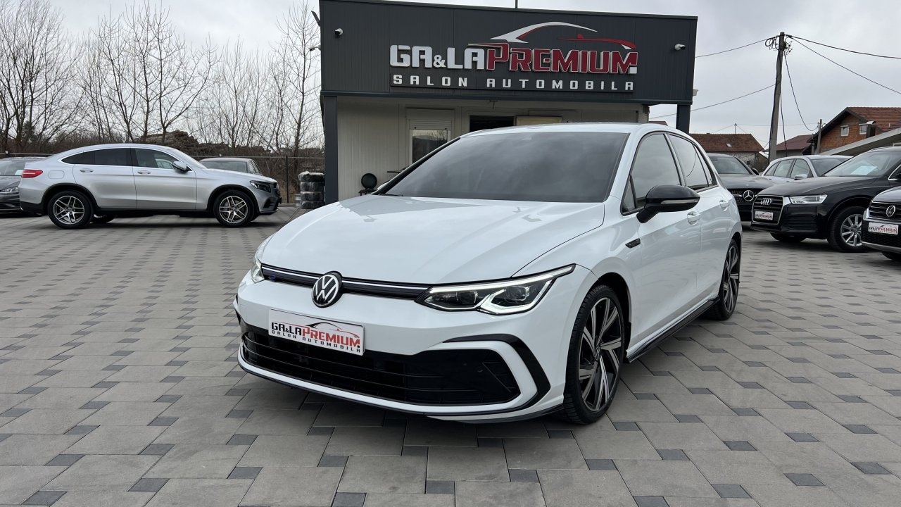 Automobil