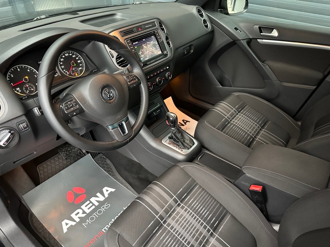 Automobil