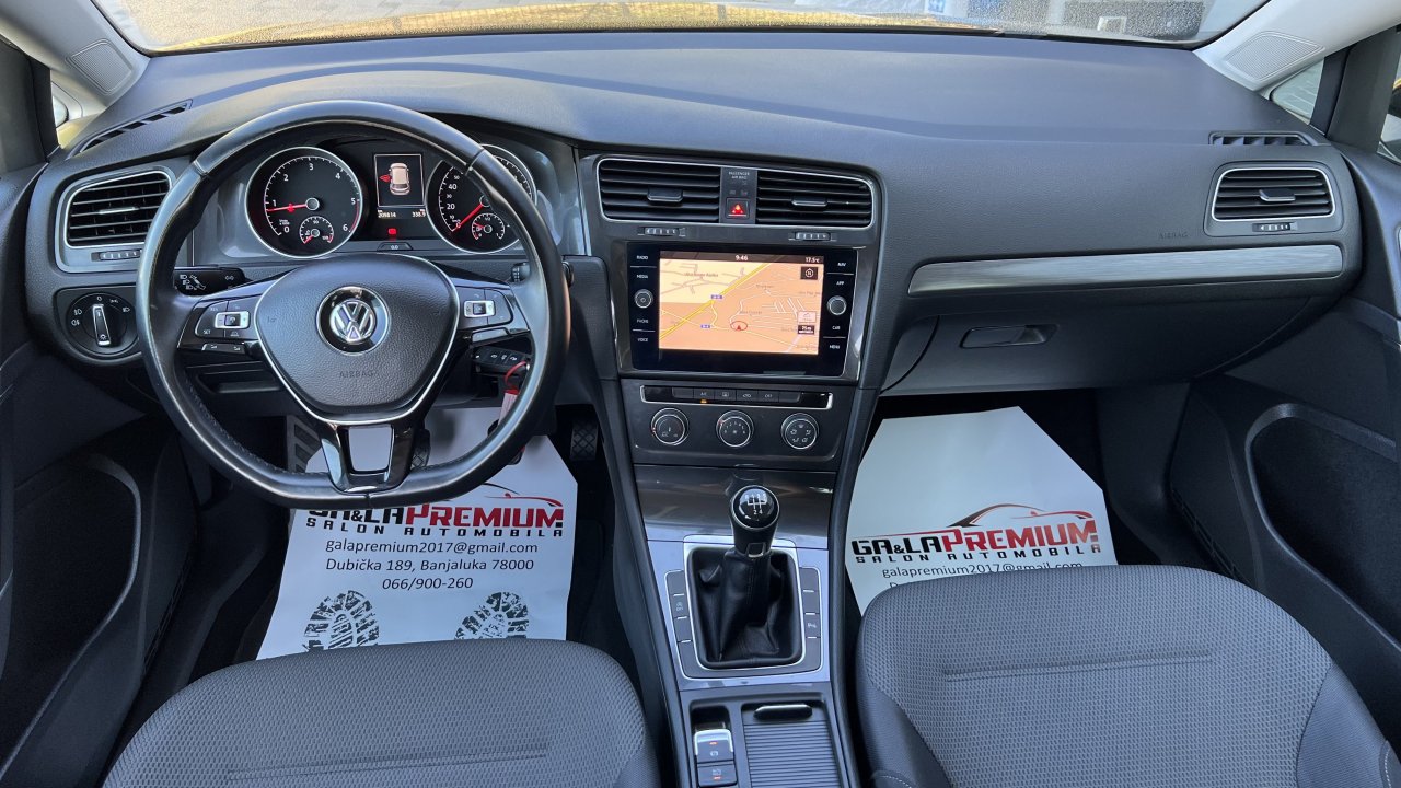 Automobil