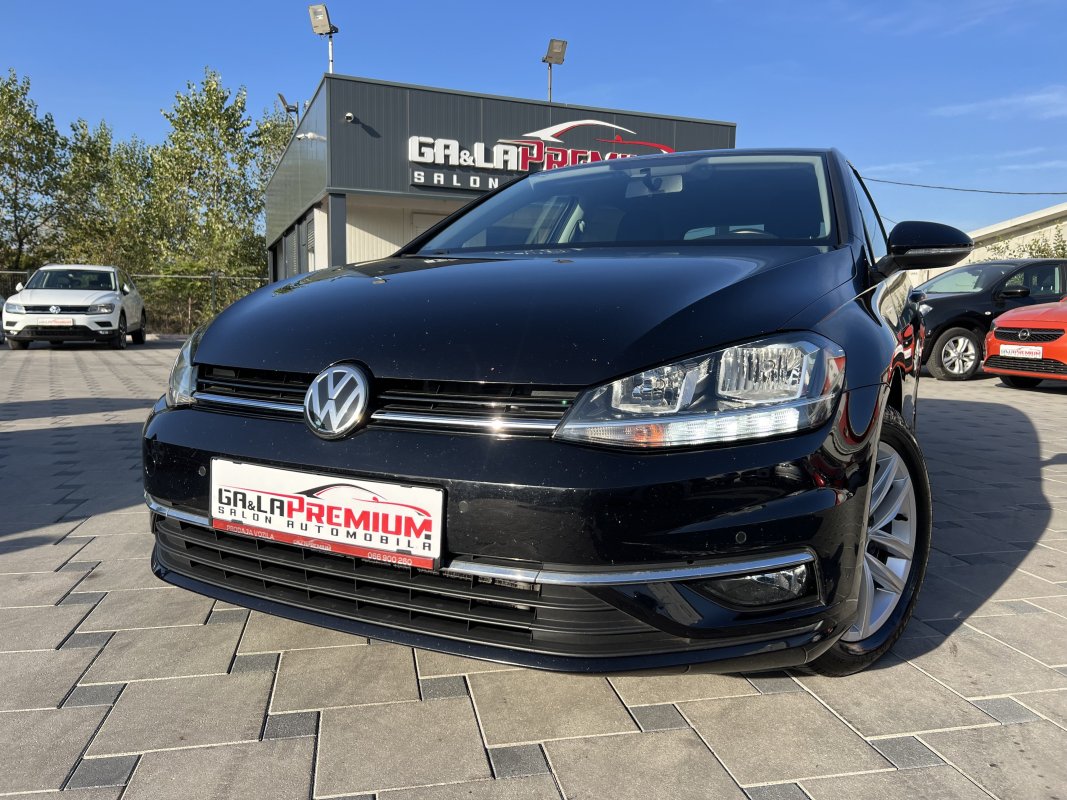 Automobil