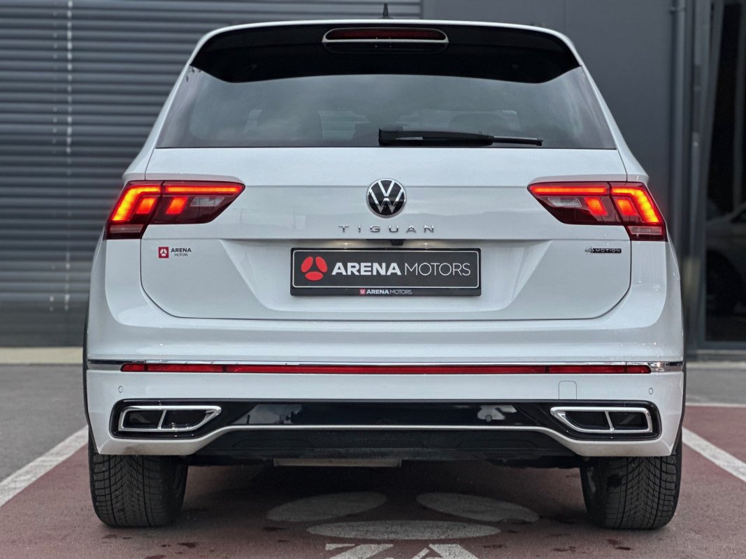 Automobil
