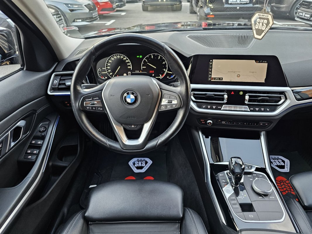 Automobil