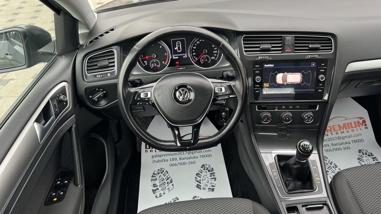Automobil