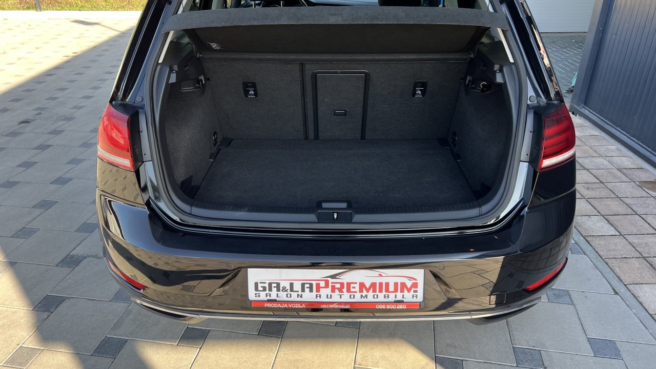 Automobil
