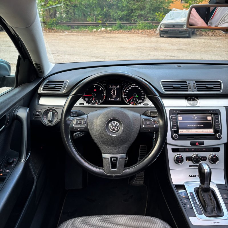 Automobil