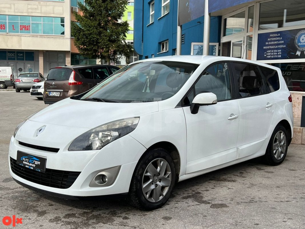Automobil