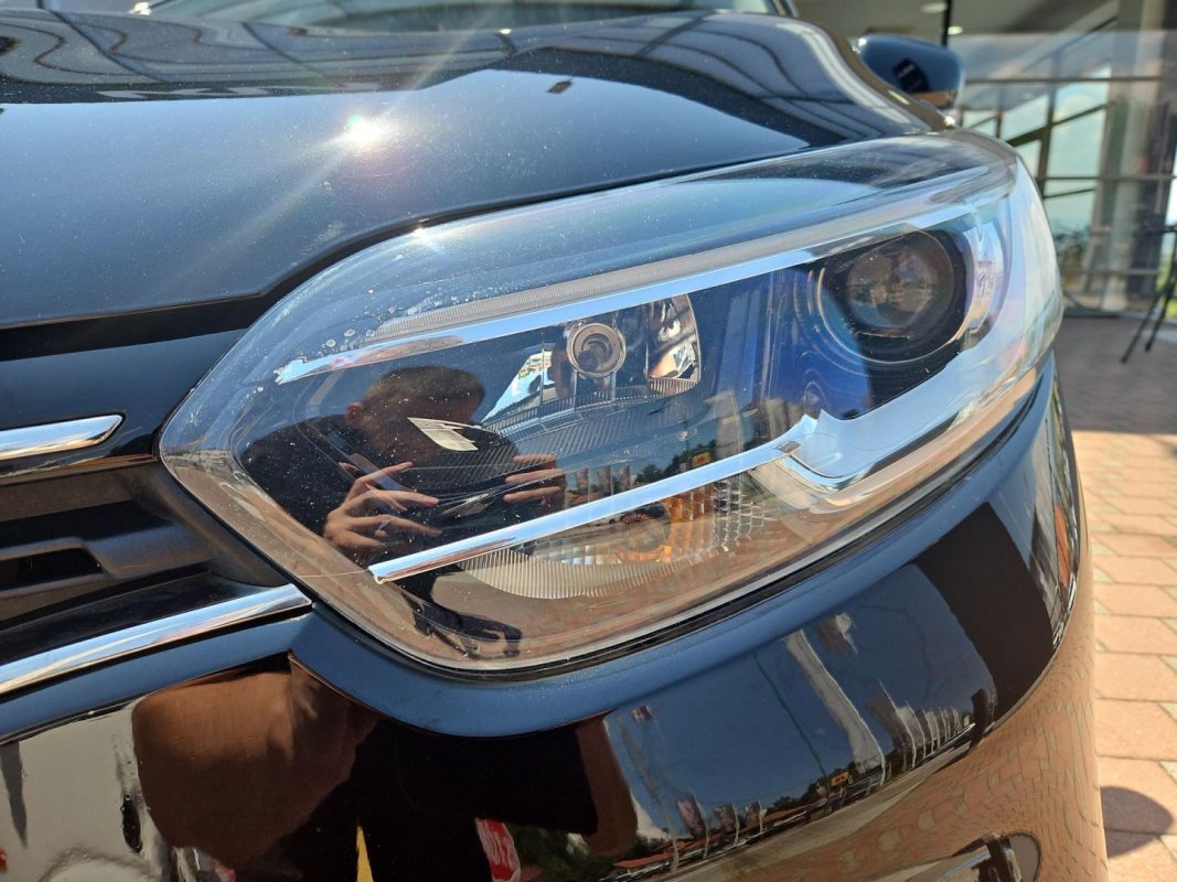 Automobil