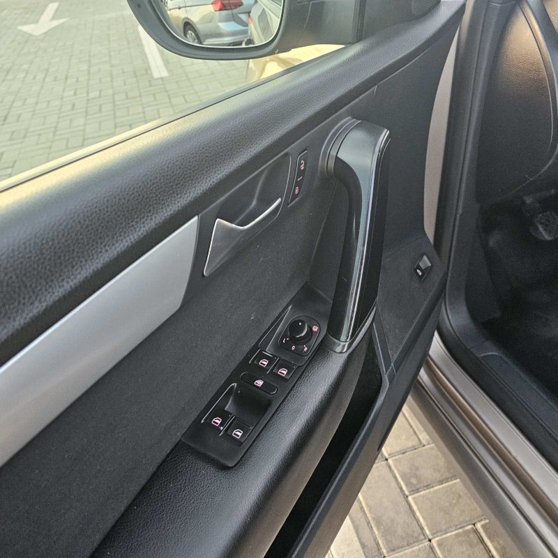 Automobil