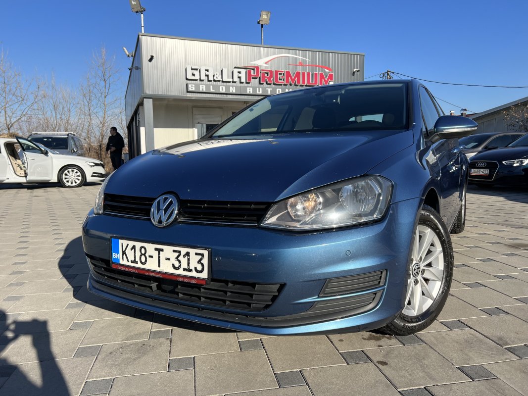 Automobil