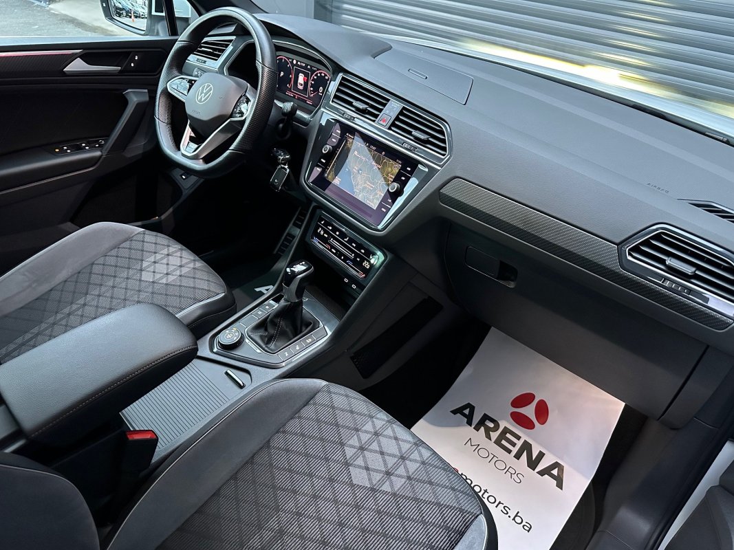 Automobil