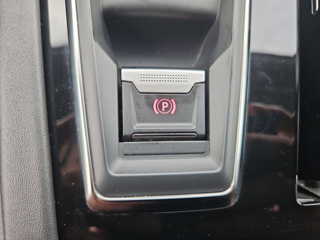 Automobil