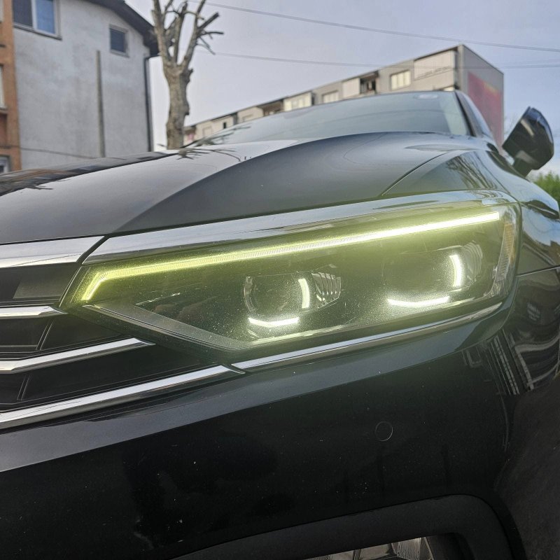 Automobil