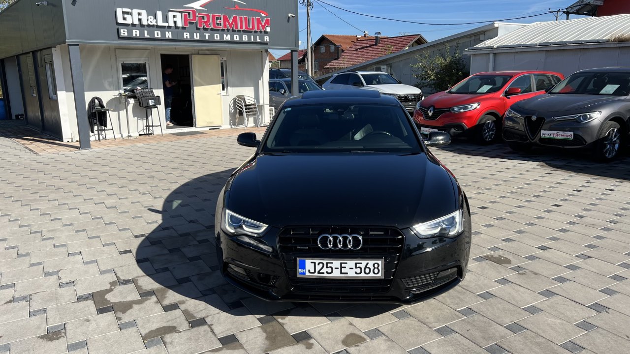 Automobil