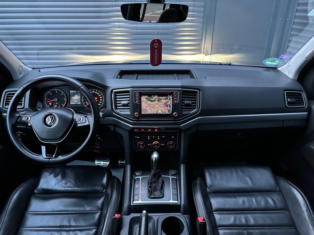 Automobil