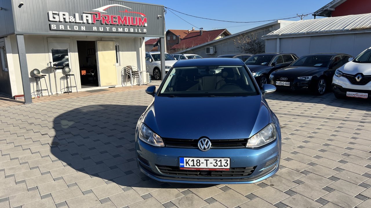 Automobil