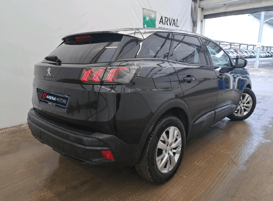 Automobil