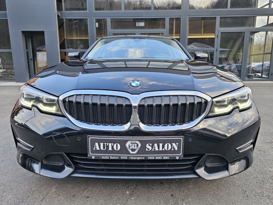 Automobil