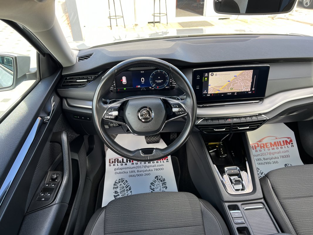 Automobil