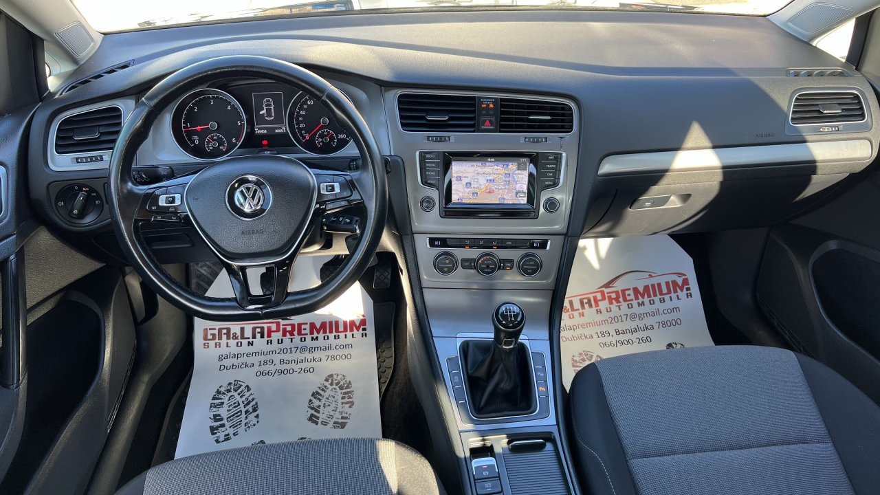 Automobil