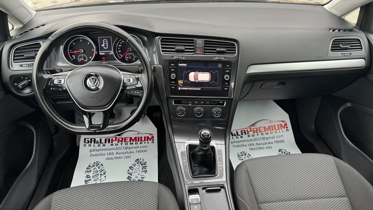Automobil