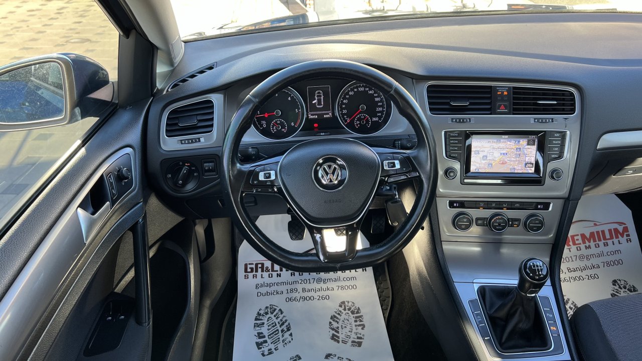 Automobil