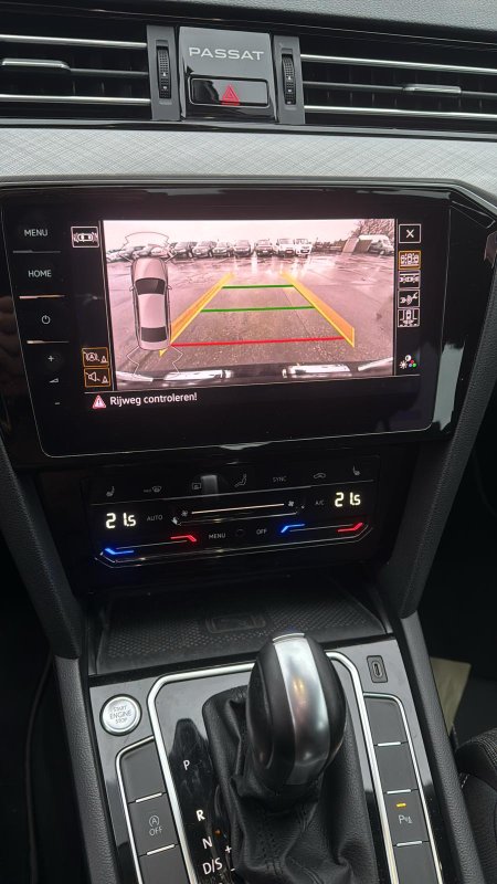 Automobil