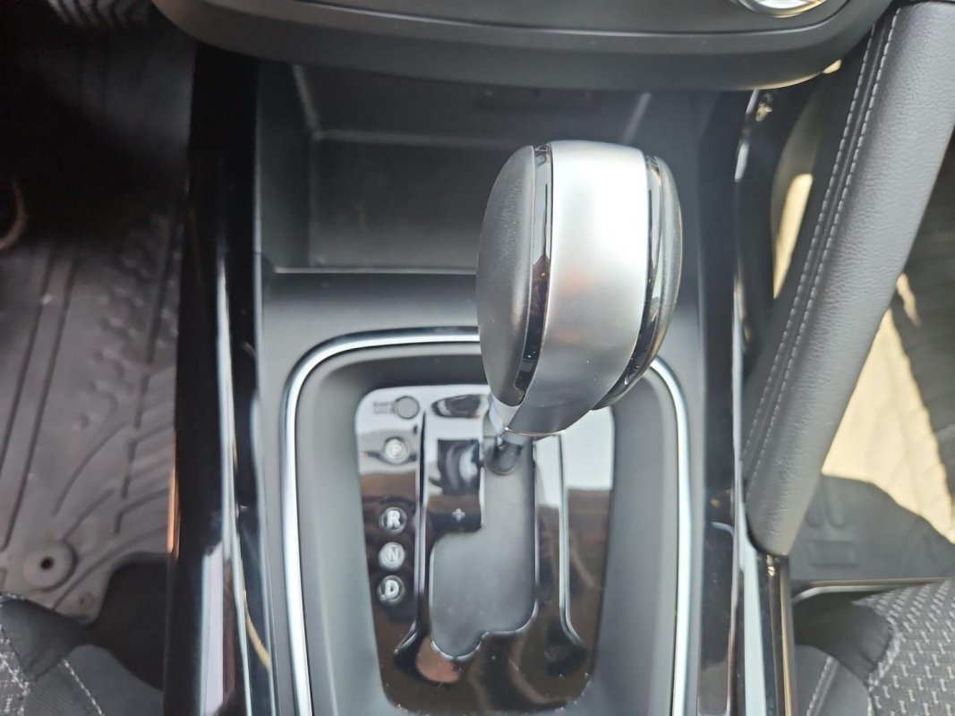 Automobil