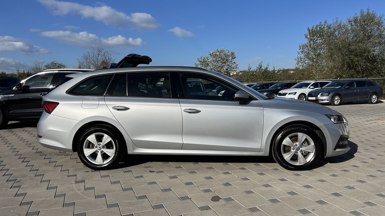 Automobil