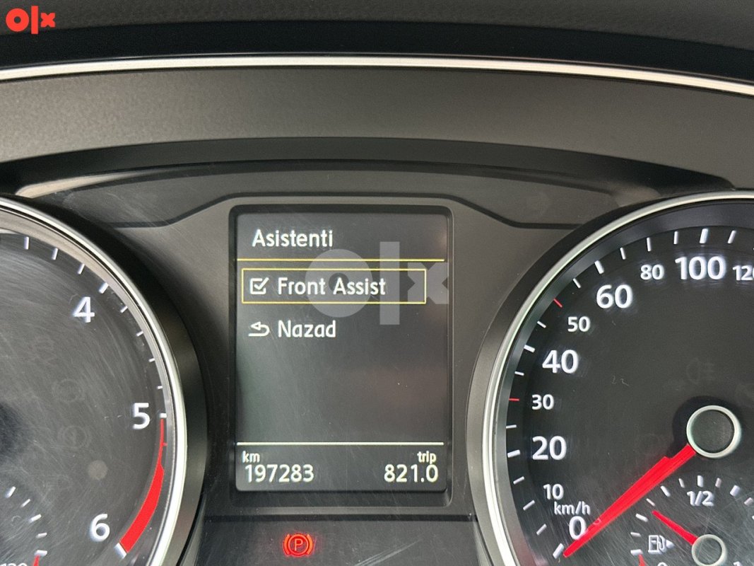 Automobil