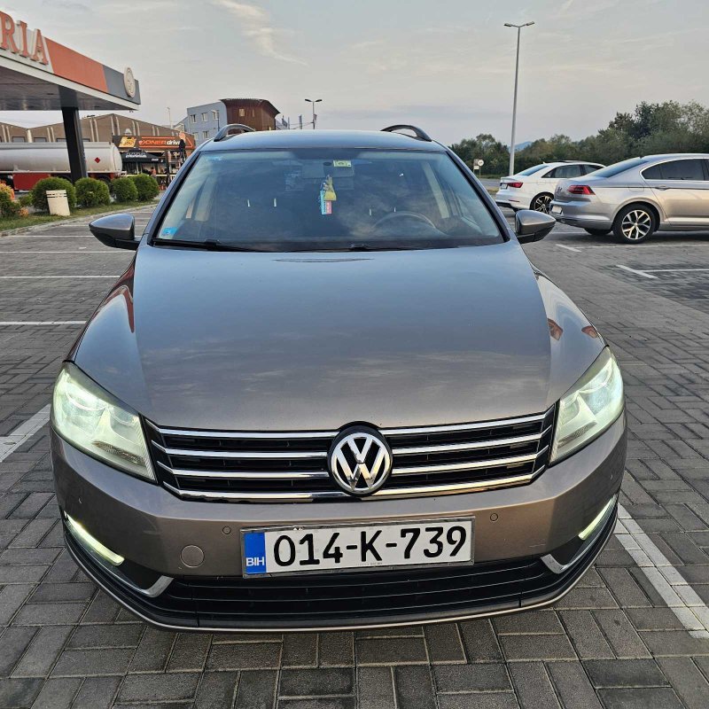 Automobil