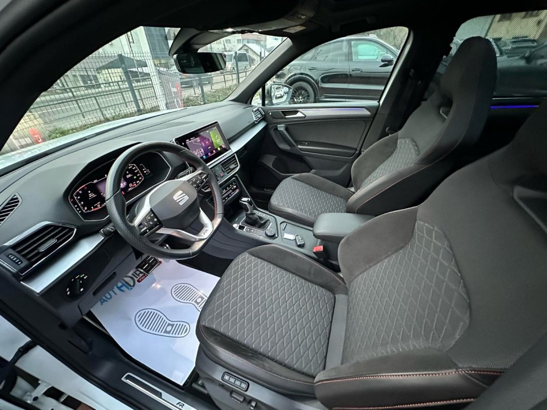Automobil